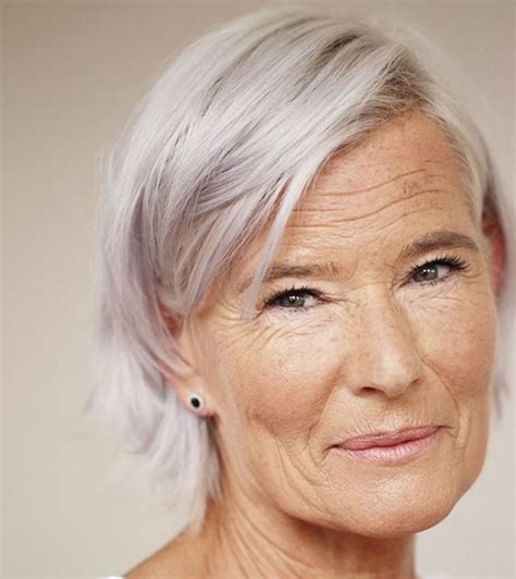 35 Cool Short Hairstyles For Women Over 60 In 2021 2022 Page 8
