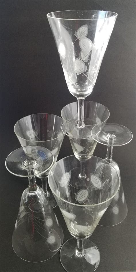6 Vintage Water Wine Glasses ~ Etched Leaf And Berry Sprays With Coned Shaped Bowls On Stemmed