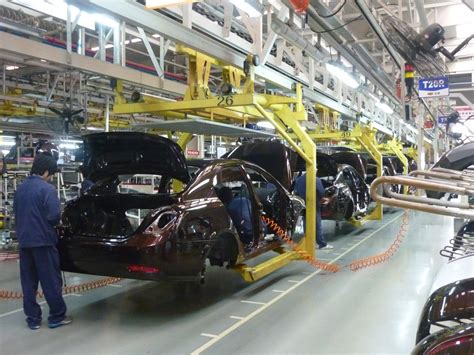 China Overtakes Europe To Become Worlds Largest Car Manufacturer