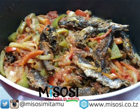 To this are added coconut milk, onions, and tomatoes, rather like in mchuwi wa samaki. Misosi | Samaki wenye sauce ya pilipili