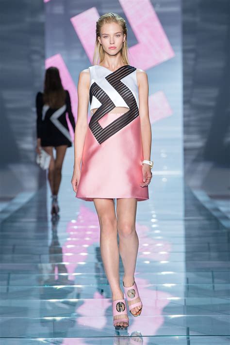 VERSACE SPRING SUMMER 2015 WOMEN'S COLLECTION | The Skinny Beep