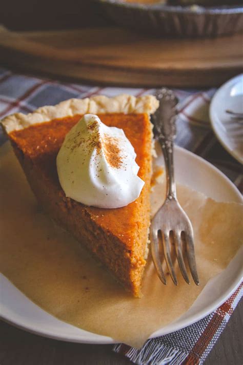 This is a rich, spicy pie that slices well and has a bright pumpkin flavor. Easy 5 Ingredient Pumpkin Pie Recipe - Sweetphi