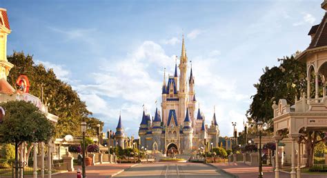 Royal Makeover For Cinderella Castle At Disney World Disney Tourist Blog