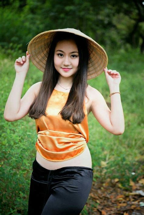 Vietnam Dress Vietnam Girl Vietnamese Traditional Dress Traditional