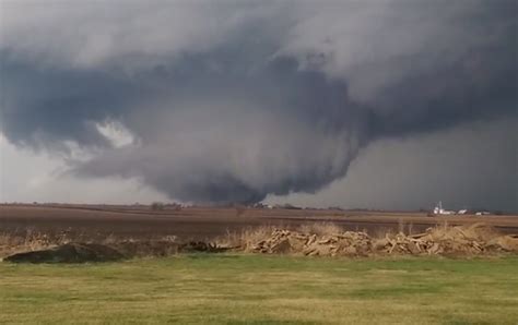 2 Confirmed Dead In Aftermath Of Tornadoes West Of Chicago Area