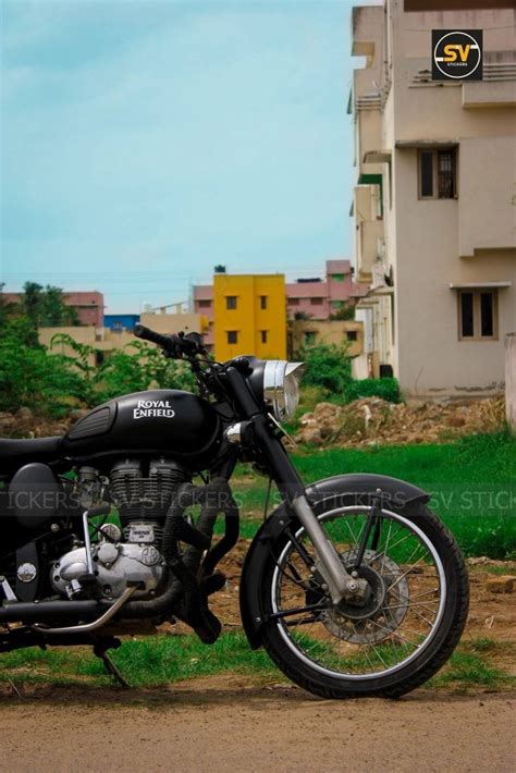 Unlike the classic 350, this motorcycle comes with an electronic fuel injection (efi) fuel system and it. Meet Royal Enfield Classic 350 Stealth Black Edition by SV ...