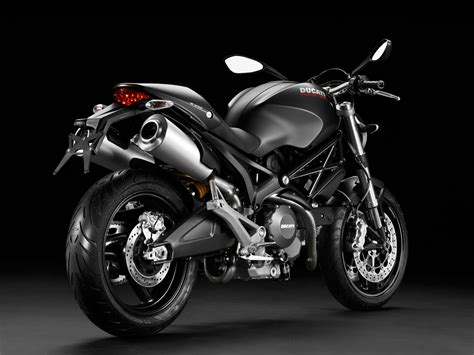 When designing the monster 696 ducati's engineers have spent a lot of time to carefully refine the the 20th anniversary edition is offered with a series of distinctive features such as the 1986 ducati. 2012 Ducati Monster 696 Review