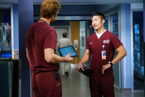chicago med review paging the new chief of the ed ethan choi 6x02 craveyoutv tv show