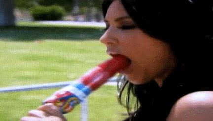 Neueste wöchentlicher top monatlich top meistgesehene bestbewertet höchste kürzeste. KIM KARDASHIAN gifs - Smilies and Animated gifs ...