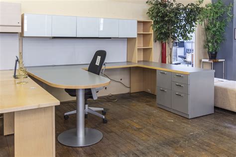 Steelcase U Shaped Executive Desk With Overhead Hutch Peartree Office