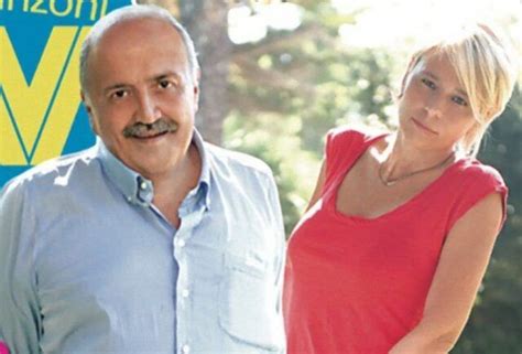 Gabriele è stato adottato da maria de filippi e da maurizio costanzo all'età di tredici anni. Maria De Filippi e Maurizio Costanzo: la foto del ...
