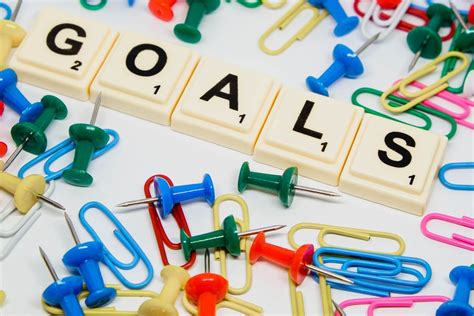 Closeup Of Goals Text With Pins And Paperclips Creative Commons Bilder