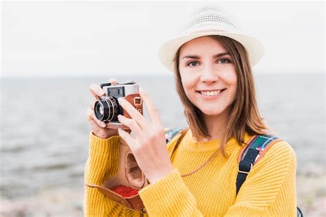 Free Photo Lovely Traveling Woman Facing The Camera