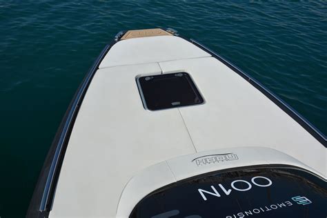 Noah 33 2 X 300hp V8 Sx Volvo Penta E Ribbing