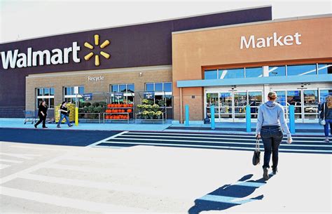 Roseville Walmart to celebrate expansion with gifts to community