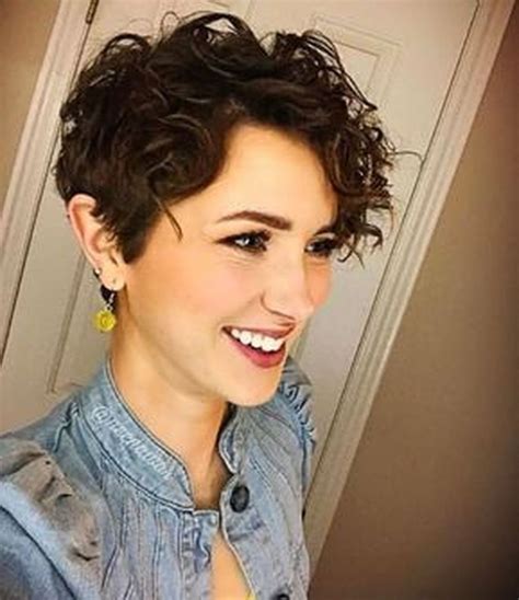 Lovely Pixie Haircut Ideas Short Curly Haircuts Curly Pixie Haircuts Haircuts For Curly Hair