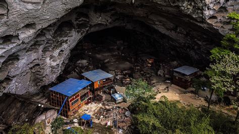 Chinas Last Cave Dwellers Fight To Keep Their Underground Homes The