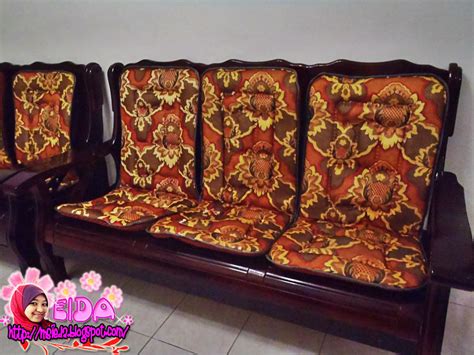 Potong kusyen tempat duduk dari busa berkepadatan tinggi yang setidaknya satu inci tebal. Sarung Kusyen baruuuuu kok ! - :G.E.D.I.K: