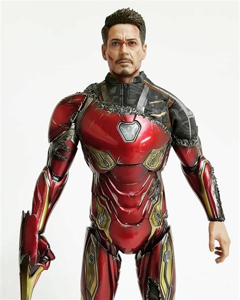 Iron Man Mark 50 Battle Damaged Iron Man Suit Hot Toys Iron Man