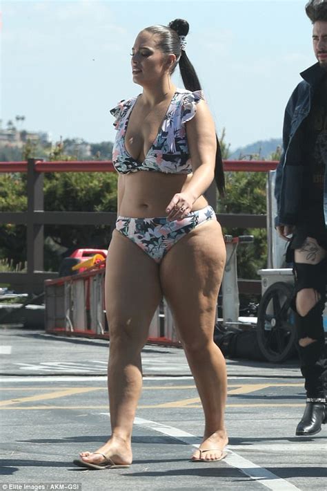 Ashley Graham Shows Off Curvaceous Figure In Floral Bikini Daily Mail
