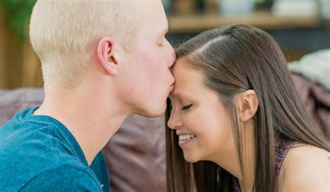 When A Guy Kisses Your Forehead What It Really Means Relationship Hack