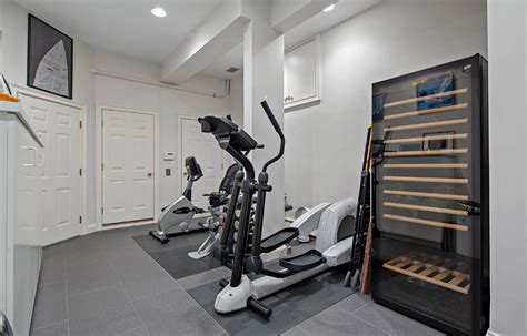 Browse 92 listings, view photos and connect with an agent to schedule a viewing. 23 Red Coat Pass, Darien, CT, Connecticut 06820, Darien ...