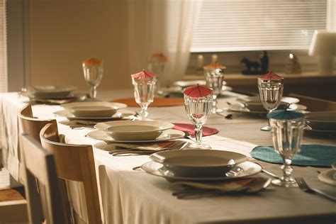 Mise En Place D Une Belle Table Pour Un Repas De Famille Recettes