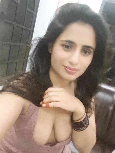 Bhabi Nude In Public Neha Bhabhi Brought Her Open Breasts Ri Pics Hot