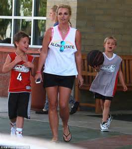 Britney Spears Takes Her Cute Niece Shopping After Bailing On 30 Bill