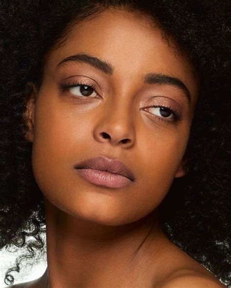 47 Lovely Natural Makeup For Black Women That Make More Beautiful Natural Makeup Makeup For