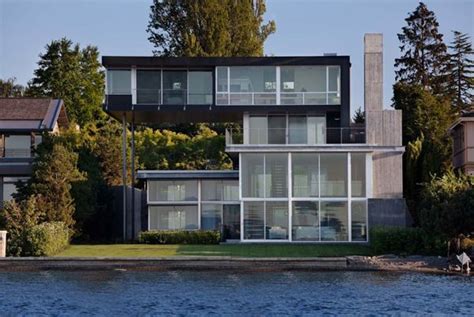 Captivating Modern Lake House Modern Lake House Modern Mansion