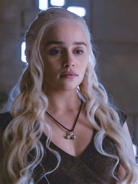 Emilia Clarke En Madre De Dragones Juego De Tronos Daenerys Juego De Tronos