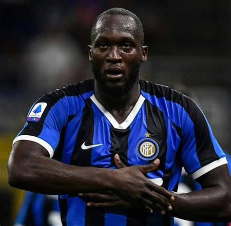 Born 13 may 1993) is a belgian professional footballer who plays as a striker for serie a club inter milan and the belgium. Fußball: Affenlaute gegen Lukaku: Cagliari-Anhänger mit ...