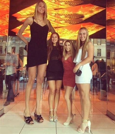 Daily Picdump 60 Pics Tall Girl Tall Women Women