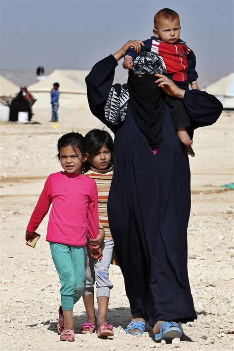 Syrian Iraqi Refugees Find Catholic Agencies Meet Wide Range Of Needs The Catholic Sun