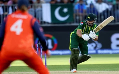 ٹی ٹوئنٹی ورلڈ کپ 2022 پاکستان نے نیدرلینڈز کو 6 وکٹ سے شکست دے دی