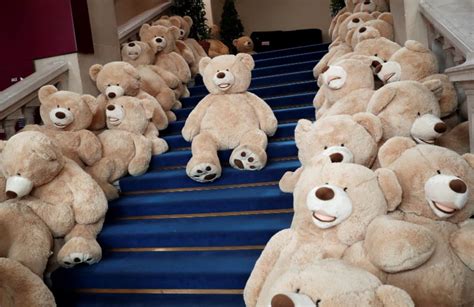 Paris Teddy Bear Army Les Nounours Des Gobelins Goes Into Hibernation