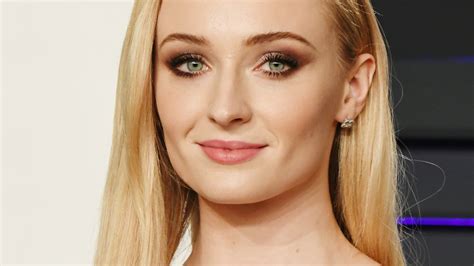 Sophie Turner Opens Up About Her Sexuality 9celebrity