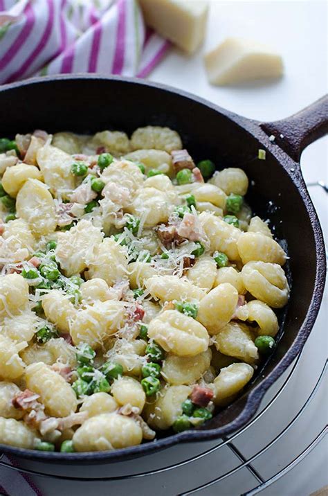 Easy dinner ideas herb garlic mushroom pasta. 21 Easy Dinner Ideas For Two That Will Impress Your Loved One