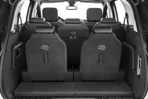 Psa peugeot citroen grubuna bağlı olan fransız otomobil üreticisi peugeot tarafından peugeot 5008 monospace, 1.6 bluehdi 120 hp tam otomatik start&stop motora sahiptir. Peugeot 5008 : le monospace compact unique - Forum-Peugeot.com