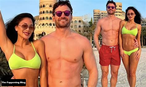 Nicole Scherzinger Sexy On Beach 4 Pics Whats Fappened💦