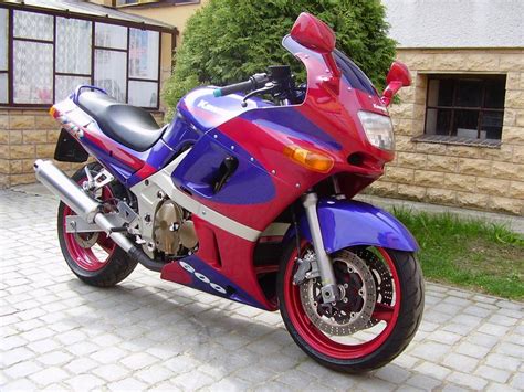 The most accurate kawasaki zzr600 mpg estimates based on real world results of 141 thousand miles driven in 46 kawasaki zzr600s. MOTO TRADE | Kawasaki ZZR 600