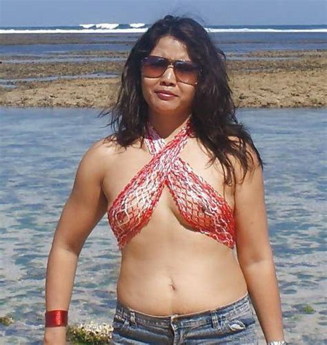 Sexy Bhabhi Nude On The Beach Telegraph