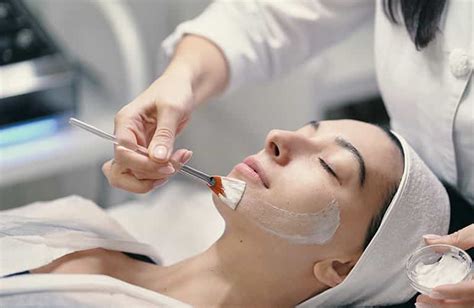 Facial Training Course Dubai Mirrors Beauty Academy