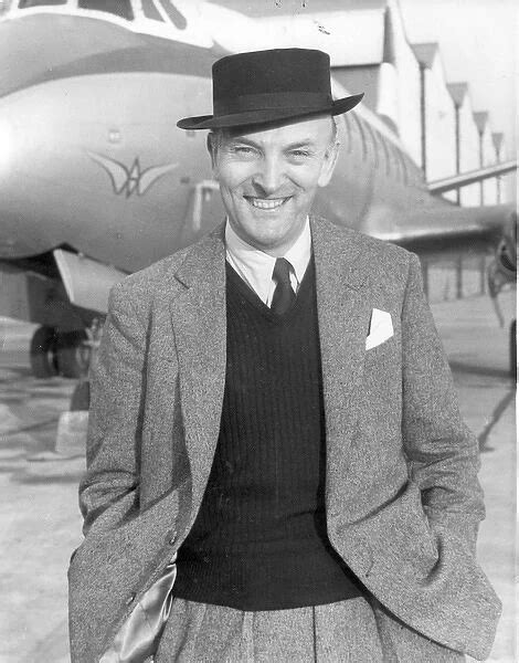 Sir George Edwards In Front Of A Vickers Viscount In 1960 9893803