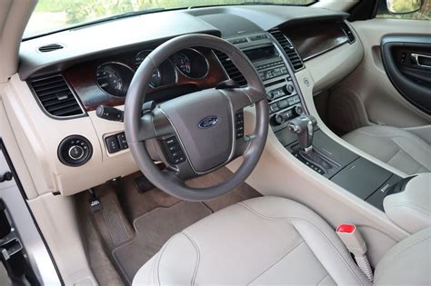 2012 Ford Taurus Photos