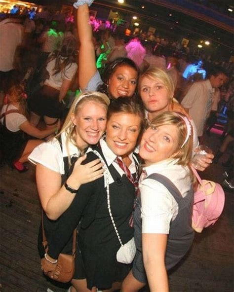 Sexy Girls From School Disco 100 Pics