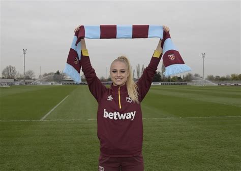 West ham united women's swiss forward alisha lehmann will have surgery after suffering an ankle injury. Alisha Lehmann West Ham | Futebol feminino, Futebol