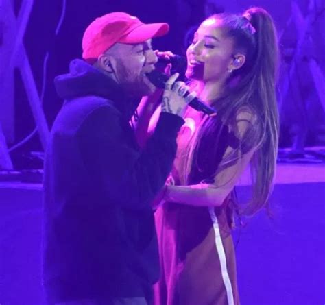 Ariana Grande Posts A Thank You Message To Fans Moments After Crying On Stage Video