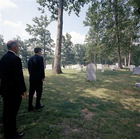 St C194 9 63 President John F Kennedy Visits Grave Of Lieutenant